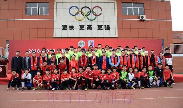 传递足球梦想 五超联赛进校园活动走进滨州实验学校