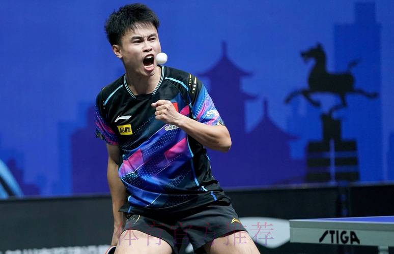 众生相!温瑞博丢冠低头,周启豪仰天振臂,不愧是樊振东队友 众生相!温瑞博丢冠低头,周启豪仰天振臂,不愧是樊振东队友